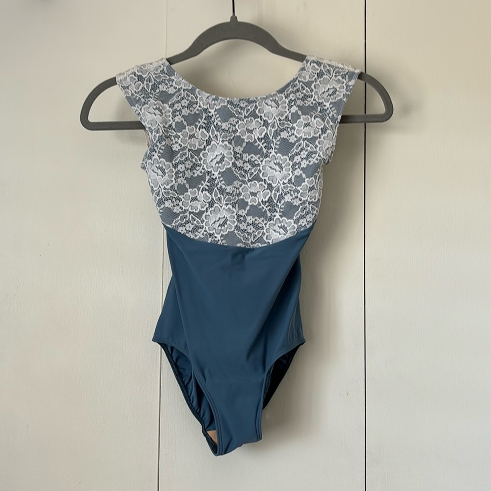 Eleve Dancewear Child Large Ballet Leotard.